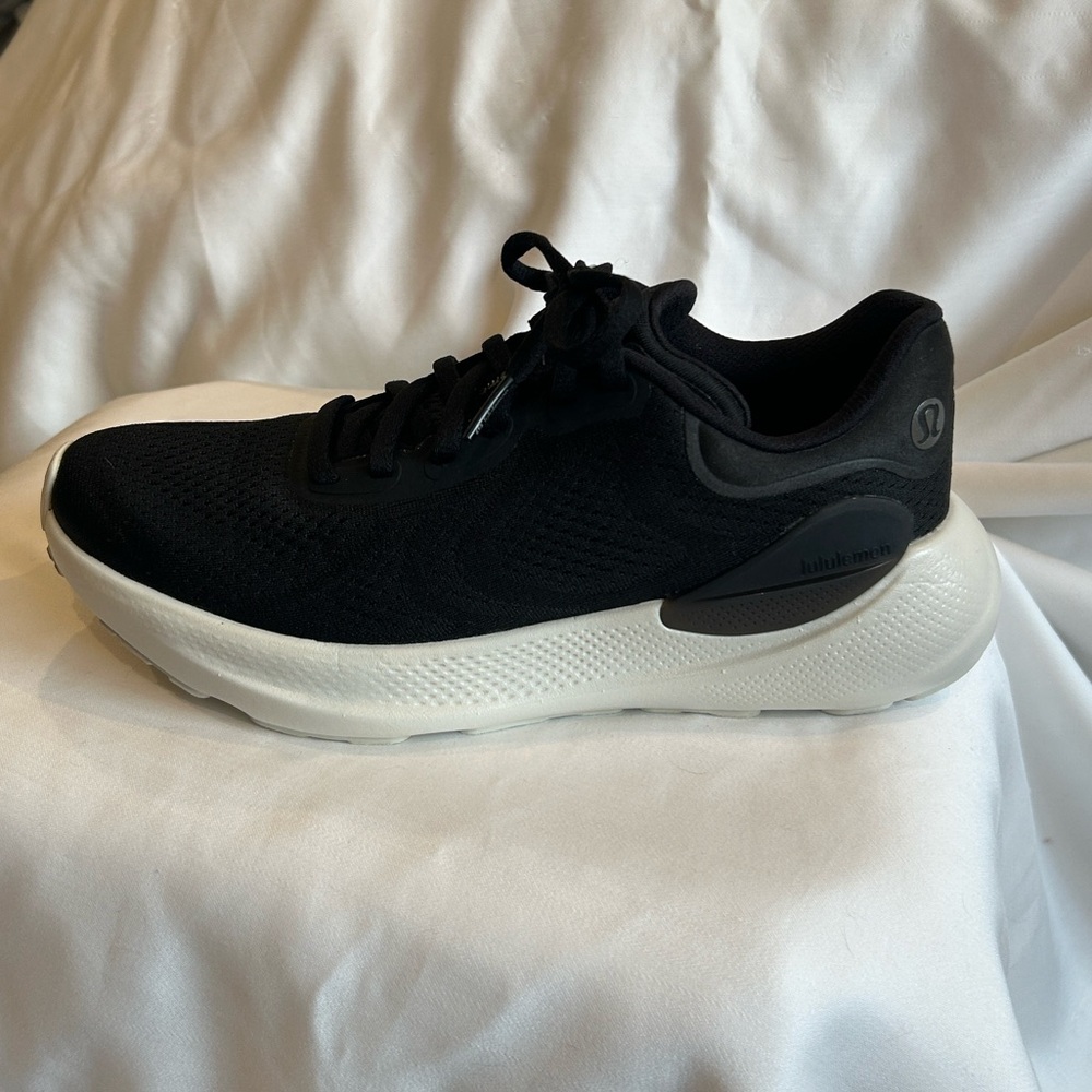 Lululemon Beyondfeel Run Black Sneakers